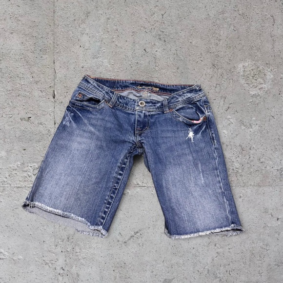 American Eagle LOW RISE Vintage Y2K Denim Shorts - Picture 2 of 8